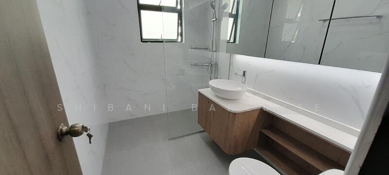 Botanic Gardens Mansion, 2 Taman Serasi, Room Rental, 250 sqft, Apartment For Rent, by Shibani Banerjee, 500053928 - Bathroom - PropertyGuru.com.sg
