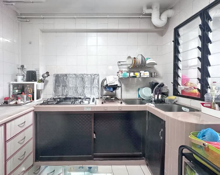 109 Whampoa Road HDB Flat For Sale at S$ 880,000 | PropertyGuru Singapore - Kitchen