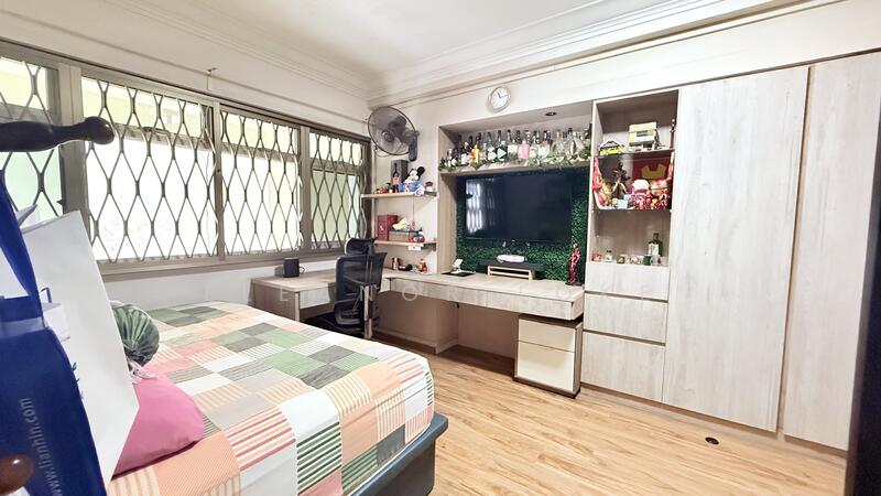 359 Woodlands Avenue 5 HDB Flat For Sale at S$ 899,999 | PropertyGuru Singapore - Common Room