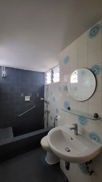 Chancery Court, 36A Dunearn Road, 3 Bedrooms, 2,034 sqft, Condominium For Rent, by Rosemary Lau, 500053937 - Bathroom - PropertyGuru.com.sg