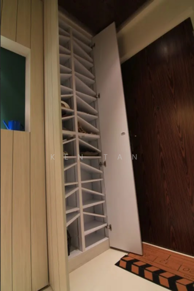 451 Yishun Ring Road HDB Flat For Sale at S$ 620,000 | PropertyGuru Singapore - Entrance