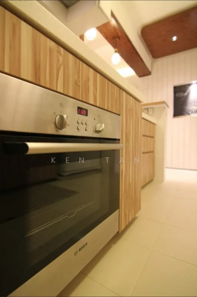 451 Yishun Ring Road HDB Flat For Sale at S$ 620,000 | PropertyGuru Singapore - Kitchen