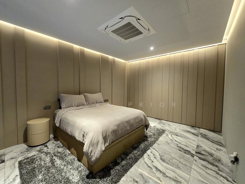 Master Class Bungalow 6 Cars/ Lift /6++ Bed/ Pool Detached House For Sale at S$ 25,050,000 | PropertyGuru Singapore - Bedroom