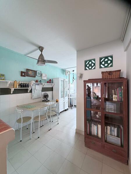 420 Bedok North Street 1 HDB Flat For Sale at S$ 460,000 | PropertyGuru Singapore - Kitchen