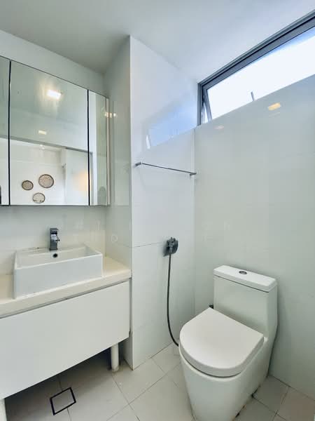 #1 Loft, 1 Lorong 24 Geylang, Studio, 250 sqft, Apartment For Rent, by Trudy Tan, 500053984 - Bathroom - PropertyGuru.com.sg