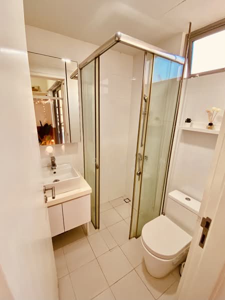 #1 Loft, 1 Lorong 24 Geylang, Eunos / Geylang / Paya Lebar, Studio, 350 sqft, Apartment For Rent, by Trudy Tan, 500053984 - Bathroom - PropertyGuru.com.sg