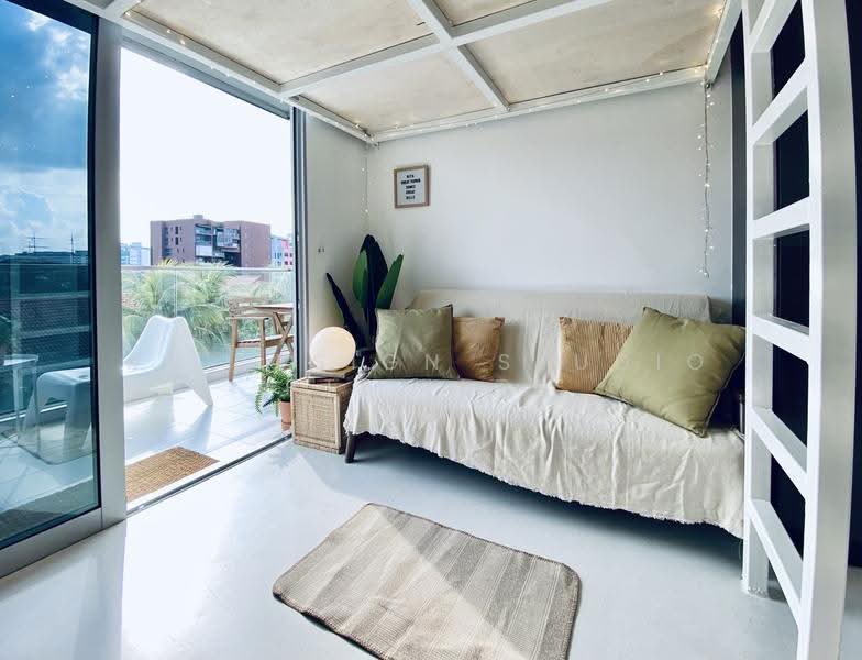 #1 Loft, 1 Lorong 24 Geylang, Eunos / Geylang / Paya Lebar, Studio, 350 sqft, Apartment For Rent, by Trudy Tan, 500053984 - Balcony - PropertyGuru.com.sg