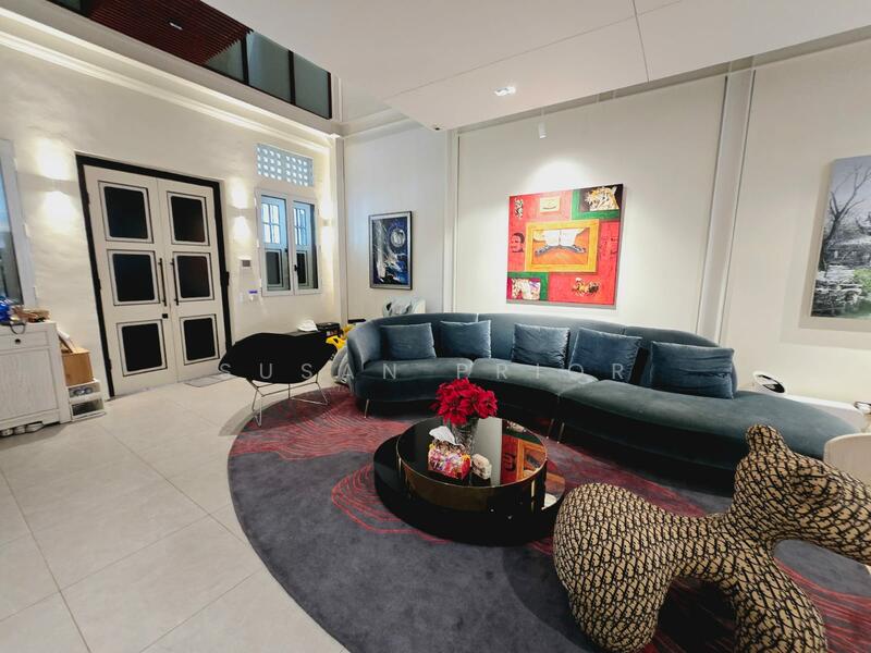 Orchard Shophome With 2 Carparks! Conservation House For Sale at S$ 6,350,000 | PropertyGuru Singapore - Living Room