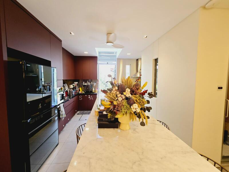 Orchard Shophome With 2 Carparks! Conservation House For Sale at S$ 6,350,000 | PropertyGuru Singapore