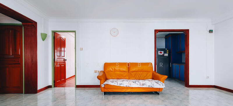 156 Lorong 1 Toa Payoh HDB Flat For Sale at S$ 920,000 | PropertyGuru Singapore - Living Room