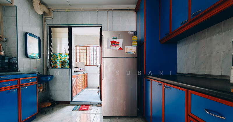 156 Lorong 1 Toa Payoh HDB Flat For Sale at S$ 920,000 | PropertyGuru Singapore - Kitchen