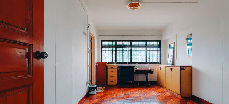 156 Lorong 1 Toa Payoh HDB Flat For Sale at S$ 920,000 | PropertyGuru Singapore - Interior