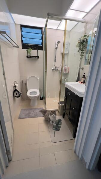 365D Upper Serangoon Road HDB Flat For Sale at S$ 668,888 | PropertyGuru Singapore - Bathroom