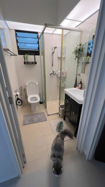 365D Upper Serangoon Road HDB Flat For Sale at S$ 668,888 | PropertyGuru Singapore - Bathroom