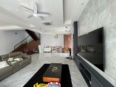 For Rent - Kingswear Avenue