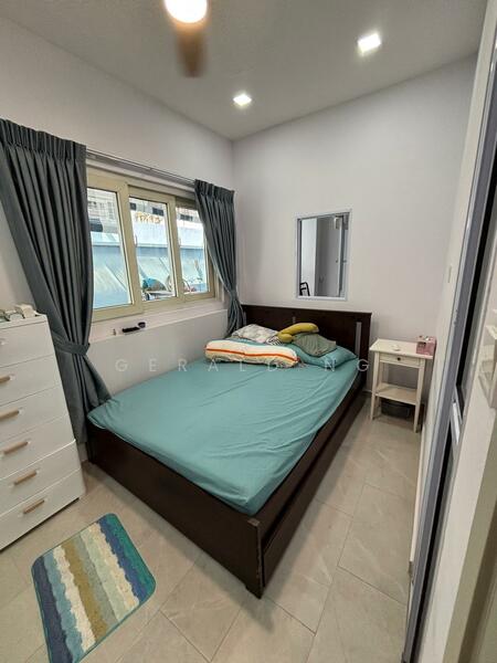 Kingswear Avenue, Kingswear Avenue, 5 Bedrooms, 4,500 sqft, Semi-Detached House For Rent, by Gerald Ng, 500054040 - Bedroom - PropertyGuru.com.sg