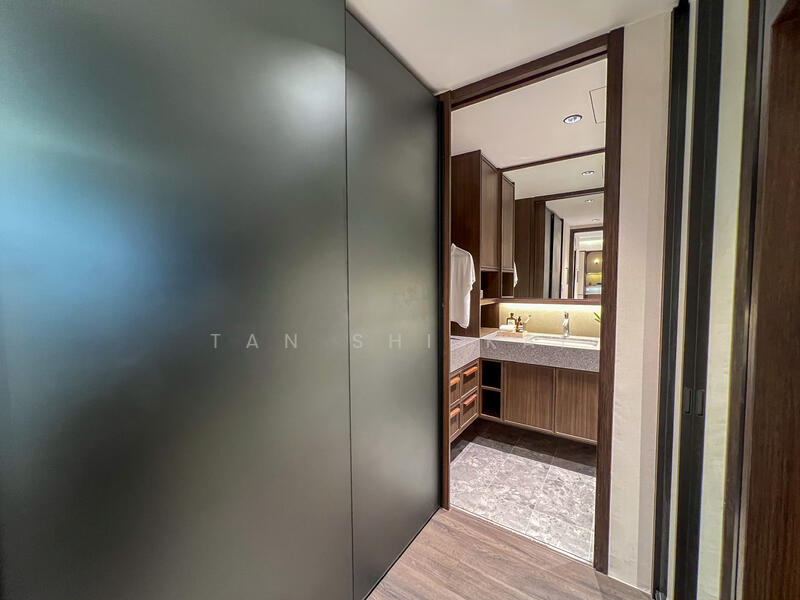 Move in Ready Brand New 999 Years Leasehold Unit Selling Cheap! Apartment For Sale at S$ 2,000,000 | PropertyGuru Singapore