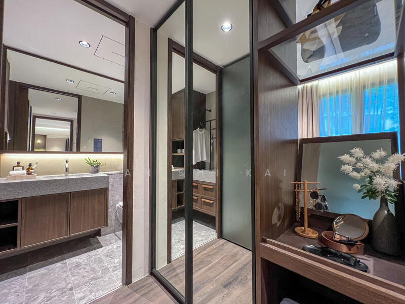 Move in Ready Brand New 999 Years Leasehold Unit Selling Cheap! Apartment For Sale at S$ 2,000,000 | PropertyGuru Singapore