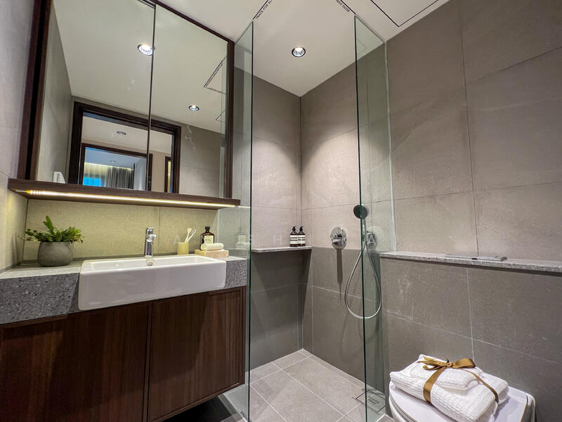 Move in Ready Brand New 999 Years Leasehold Unit Selling Cheap! Apartment For Sale at S$ 2,000,000 | PropertyGuru Singapore