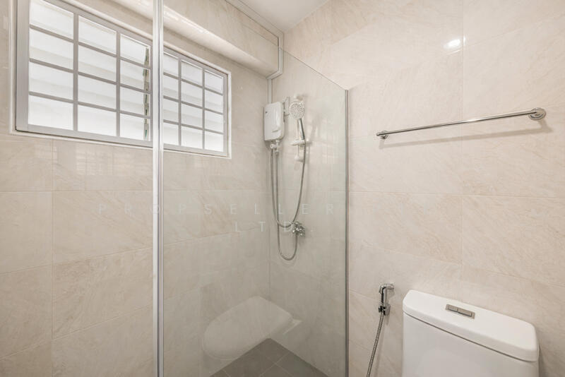 840 Tampines Street 82 HDB Flat For Sale at S$ 535,000 | PropertyGuru Singapore - Bathroom