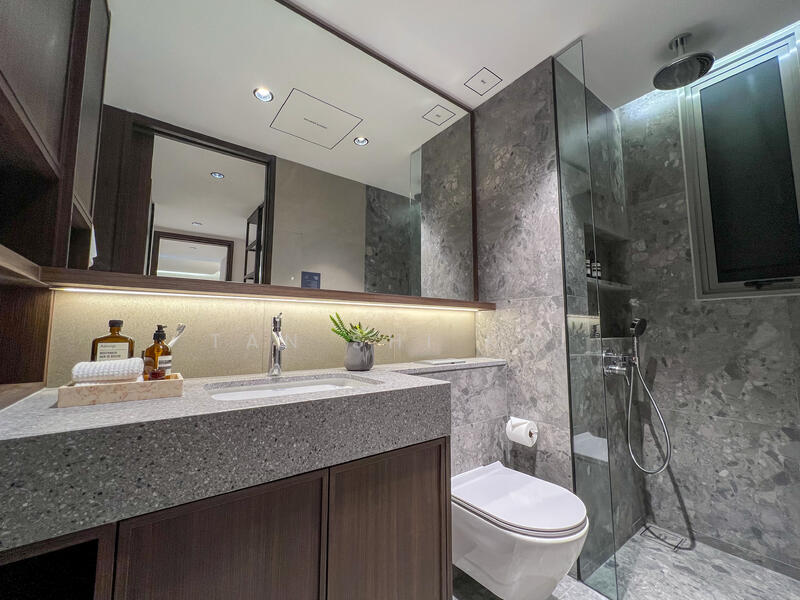 Brand New Move In ready 999 Years Leasehold Unit Selling Cheap! Apartment For Sale at S$ 2,500,000 | PropertyGuru Singapore