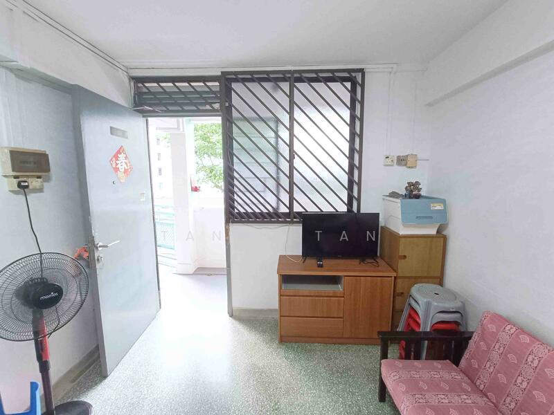 20 Jalan Klinik HDB Flat For Sale at S$ 320,000 | PropertyGuru Singapore - Living Room