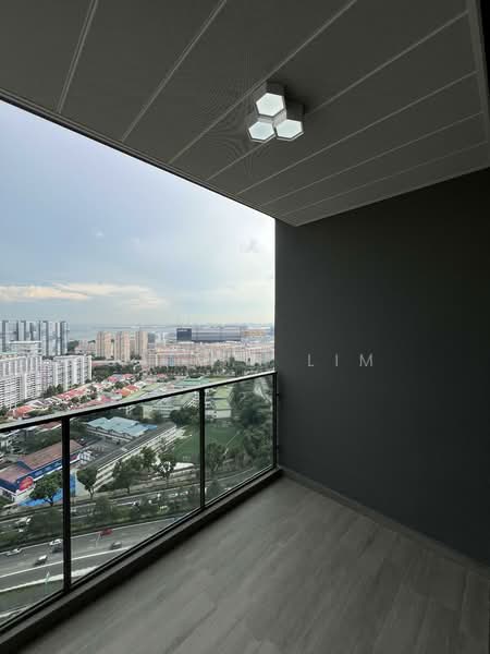 Clavon Condominium For Sale at S$ 2,888,888 | PropertyGuru Singapore - Balcony