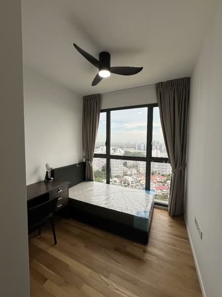 Clavon Condominium For Sale at S$ 2,888,888 | PropertyGuru Singapore - Bedroom