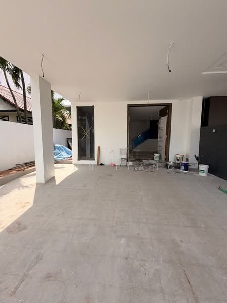 ❤️GIANT⚡️Brand New 4 Lvls Inter-Terrace w Mezzanine, Attic & Lift in D19 Terraced House For Sale at S$ 6,999,999 | PropertyGuru Singapore - Exterior