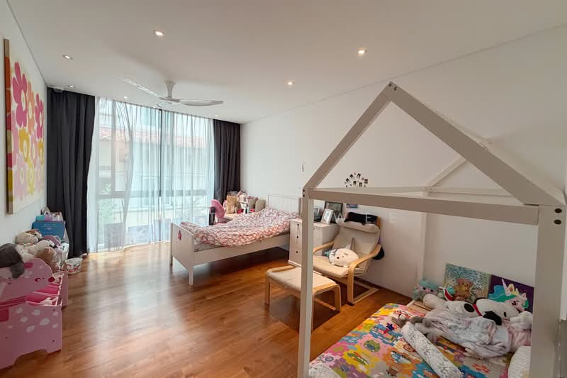 Gentle Road, Gentle Road, 6 Bedrooms, 8,900 sqft, Bungalow House For Rent, by Anthea Wee, 500054111 - Bedroom - PropertyGuru.com.sg