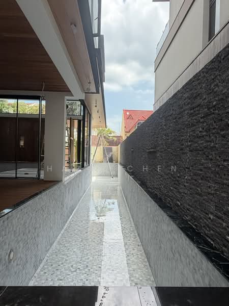 Brand New Luxurious Semi-Detached In Holland Grove Semi-Detached House For Sale at S$ 14,880,000 | PropertyGuru Singapore - Exterior