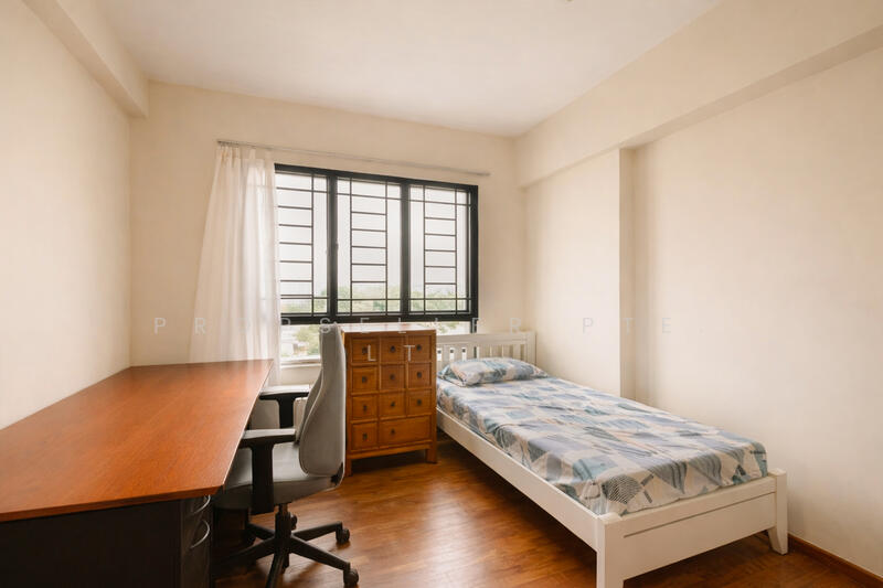 Woodsvale Condominium For Sale at S$ 1,200,000 | PropertyGuru Singapore - Bedroom