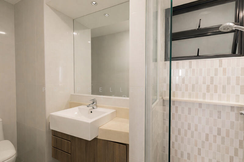 Woodsvale Condominium For Sale at S$ 1,200,000 | PropertyGuru Singapore - Bathroom