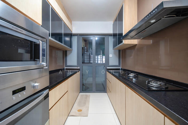 308B Punggol Walk HDB Flat For Sale at S$ 738,000 | PropertyGuru Singapore - Kitchen