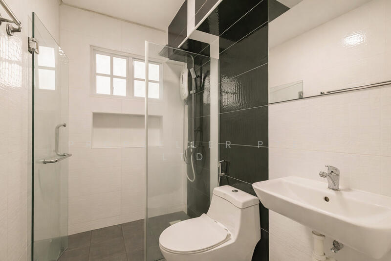 753 Woodlands Circle HDB Flat For Sale at S$ 630,000 | PropertyGuru Singapore - Bathroom
