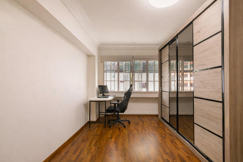 753 Woodlands Circle HDB Flat For Sale at S$ 630,000 | PropertyGuru Singapore - Study