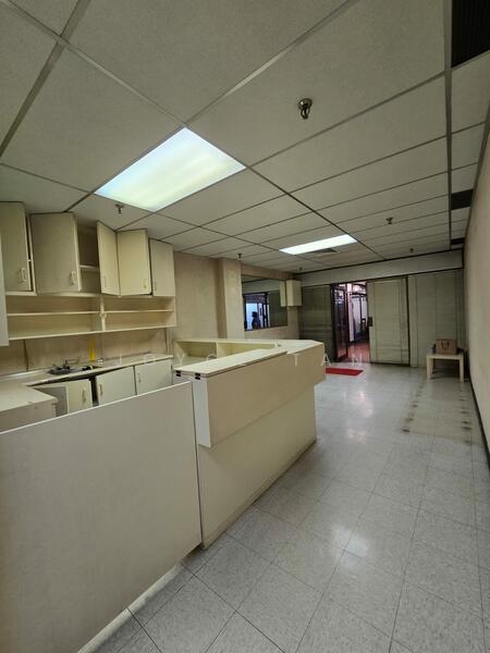 Jalan Besar Plaza, 101 Kitchener Road, 818 sqft, Medical For Rent, by Joyce Tan, 500054221 - Reception Area looking out - CommercialGuru.com.sg
