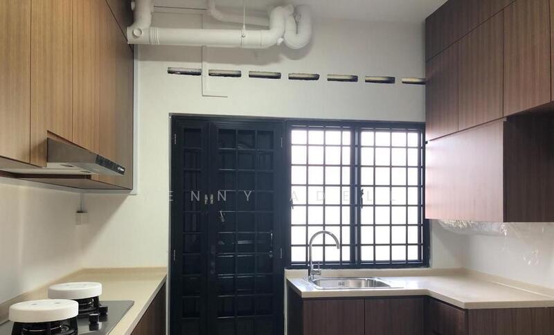 Upper Thomson Road Corner Terrace, , 3 Bedrooms, 1,300 sqft, Corner Terrace For Rent, by Yenny Adell, 500054222 - Kitchen - PropertyGuru.com.sg