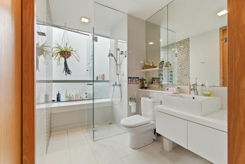 Elliot at the East Coast Condominium For Sale at S$ 3,100,000 | PropertyGuru Singapore - Bathroom