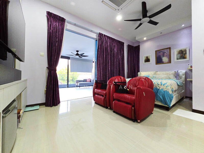 Sembawang Hills Modern & Luxurious 2.5 sty + Basement Corner Terrace Corner Terrace For Sale at S$ 5,500,000 | PropertyGuru Singapore - Master Bedroom