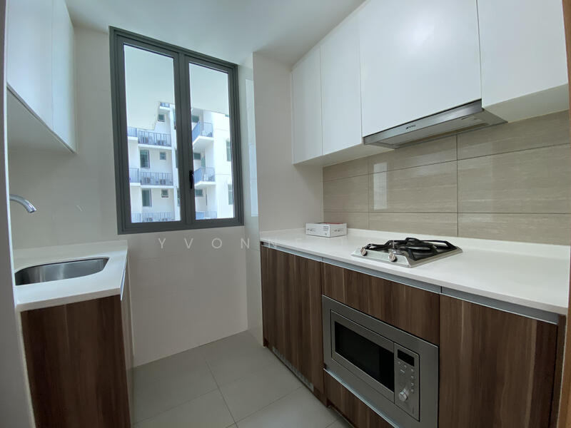 The Glades Condominium For Sale at S$ 1,498,000 | PropertyGuru Singapore - Kitchen