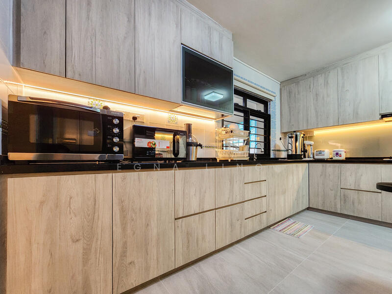 316C Anchorvale Link HDB Flat For Sale at S$ 725,000 | PropertyGuru Singapore - Kitchen