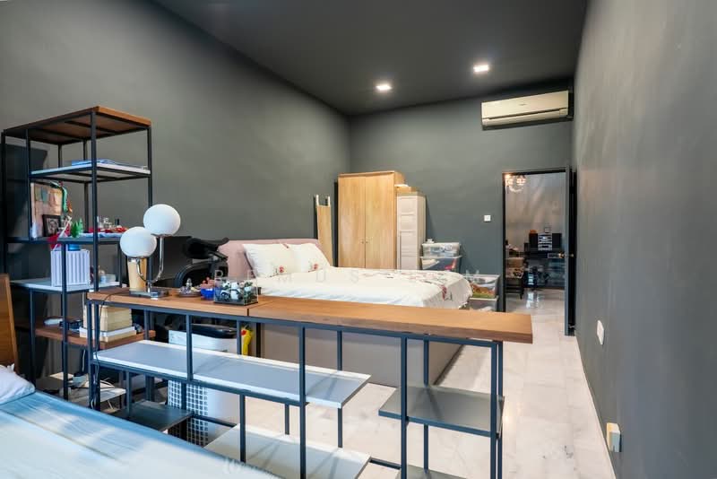 Pasir Ris Avenue Semi-Detached House For Sale at S$ 6,100,000 | PropertyGuru Singapore - Bedroom