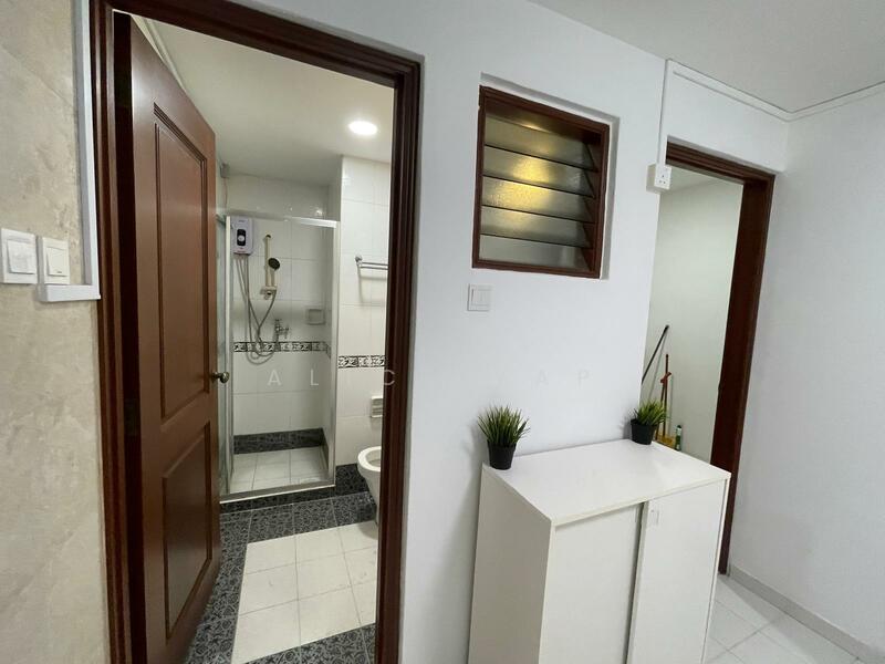 Pepys Hill Condo, 19 Pepys Road, 4 Bedrooms, 3,200 sqft, Condominium For Rent, by Alice Yap, 500054291 - Bathroom - PropertyGuru.com.sg