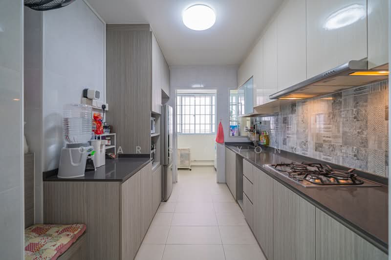 618D Punggol Drive HDB Flat For Sale at S$ 725,000 | PropertyGuru Singapore - Kitchen