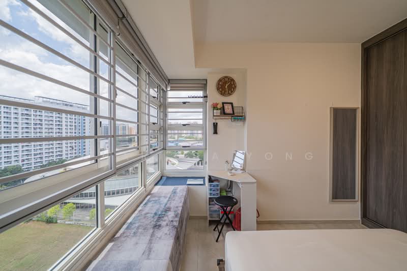 618D Punggol Drive HDB Flat For Sale at S$ 725,000 | PropertyGuru Singapore - Bedroom