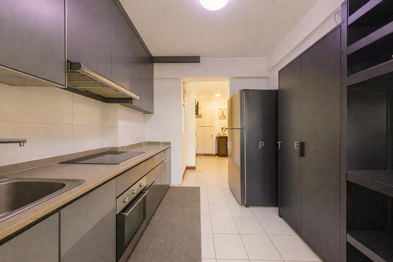 663C Punggol Drive HDB Flat For Sale at S$ 635,000 | PropertyGuru Singapore - Kitchen
