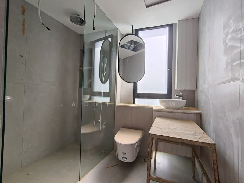 ❤️GIANT⚡️Brand New Corner Terrace w Pool, Jacuzzi, Attic & Lift! 5 mins walk to Kovan MRT!, Highland Road/ Kovan Road/ Upper Serangoon, 8 Bedrooms, 8,800 sqft, Corner Terrace For Sale, by Jackie Chew, 500054315 - Bathroom - PropertyGuru.com.sg