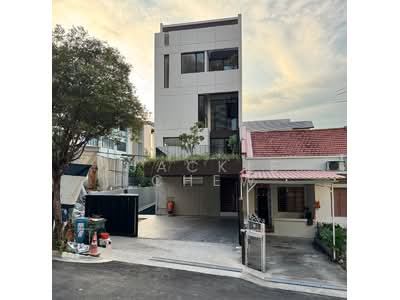 For Sale - ❤️GIANT⚡️Brand New 5 Lvls Semi-D in Kovan w Pool, Jacuzzi, Attic & Lift