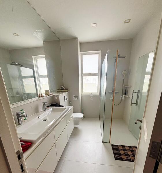 Mera Terrace Terraced House For Sale at S$ 4,500,000 | PropertyGuru Singapore - Bathroom